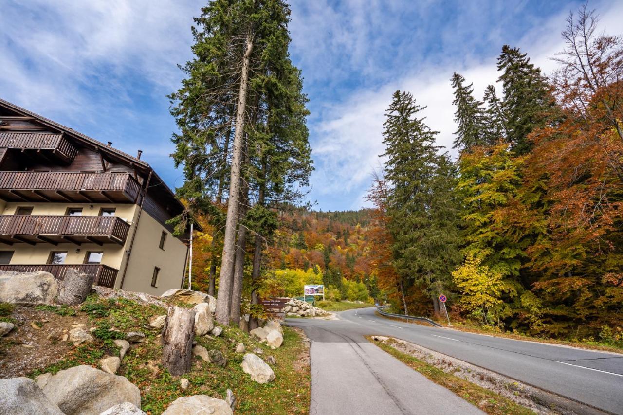 Apartment Anna Chopok, 1 110 M, Highest In Central Europe, On A Hiking Trail To Dumbier Demanovska Dolina Exterior photo